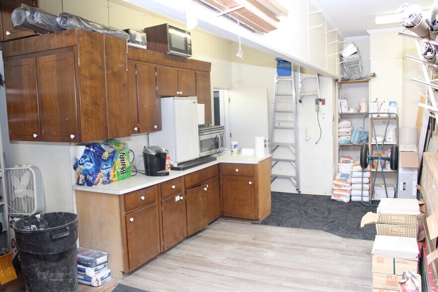 More Photos Of 40 S Main St, Milford Freestanding For Sale
