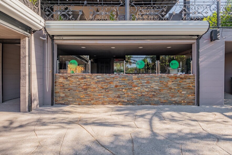 More Photos Of 6500 Foothill Blvd, Tujunga Restaurant For Sale