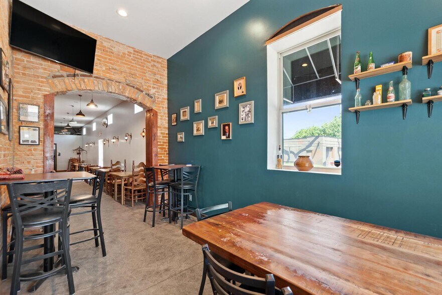 More Photos Of 104 S Main St, Glencoe Storefront Retail Residential For Sale