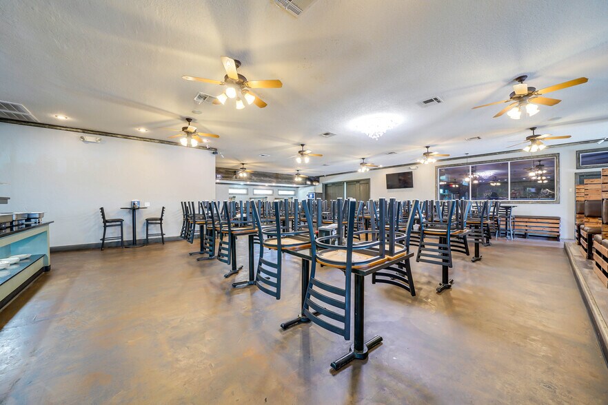 More Photos Of 215 NE 27th Ave, Mineral Wells Restaurant For Sale