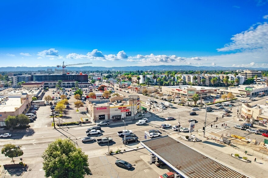 More Photos Of 7054 Van Nuys Blvd, Van Nuys Apartments For Lease