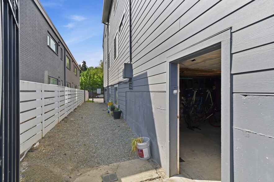 More Photos Of 4526 S Henderson St, Seattle Apartments For Sale