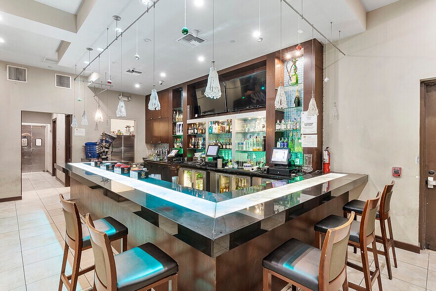 More Photos Of 401 W Atlantic Ave, Delray Beach Storefront Retail Office For Sale