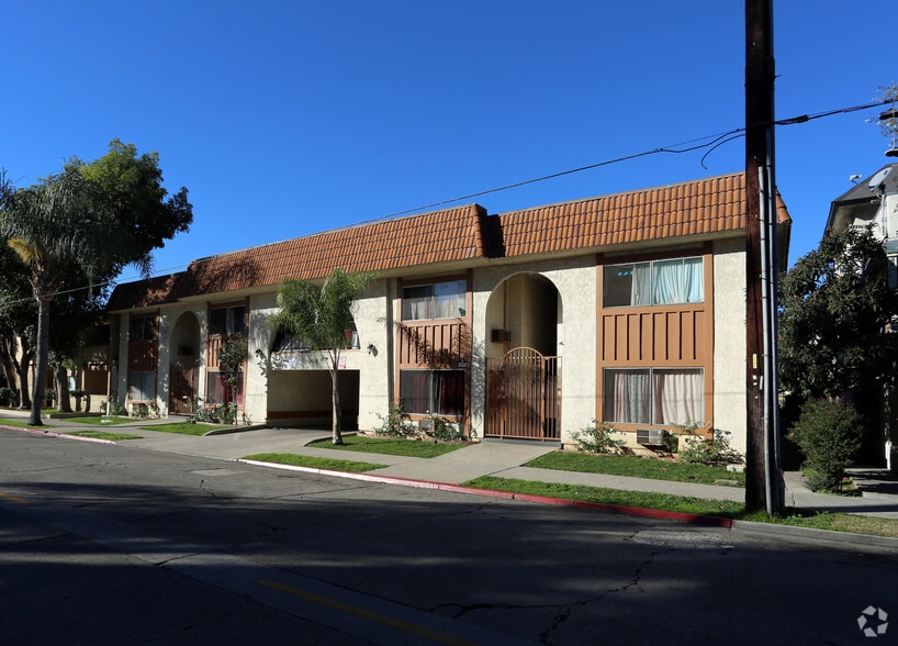 More Photos Of 1416 N Spurgeon St, Santa Ana Apartments For Sale