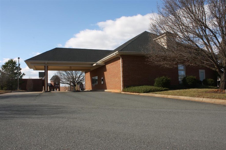 1100 N Broome St, Waxhaw, NC 28173 Retail For Lease