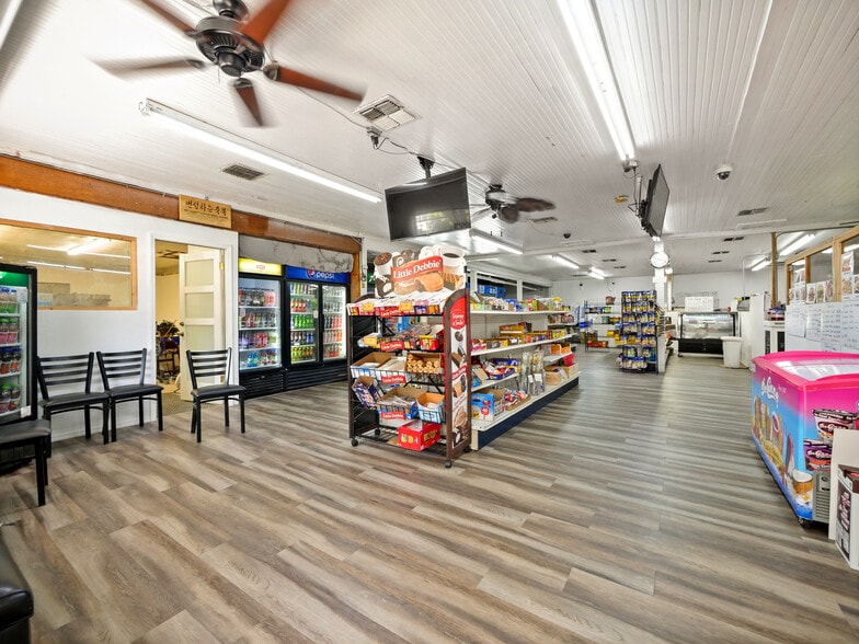 More Photos Of 509 E 7th St, Sanford Convenience Store For Sale