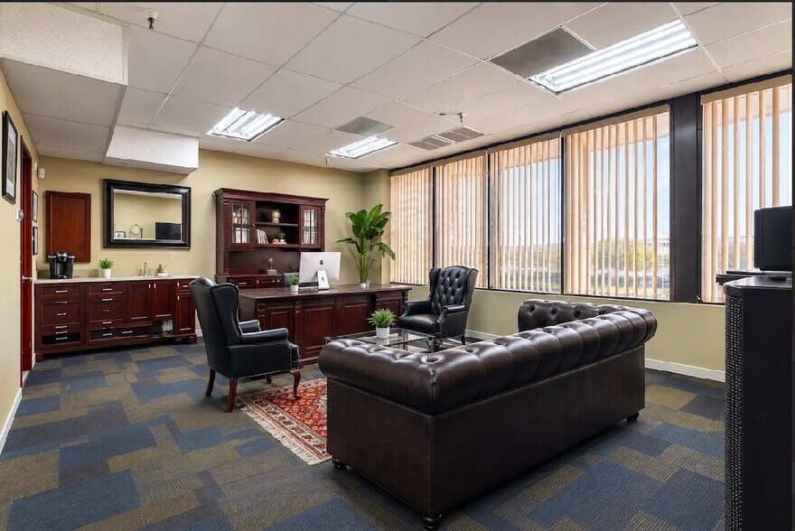 More Photos Of 1609 W 17th St, Tempe Manufacturing For Sale