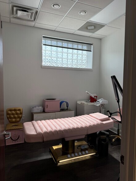 More Photos Of 33200 Woodward Ave, Birmingham Storefront Retail Office For Lease