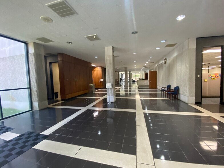 More Photos Of 720 Western Blvd, Tarboro Office For Sale