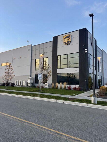 More Photos Of 9210 W Harlan Ln, Spokane Distribution For Lease