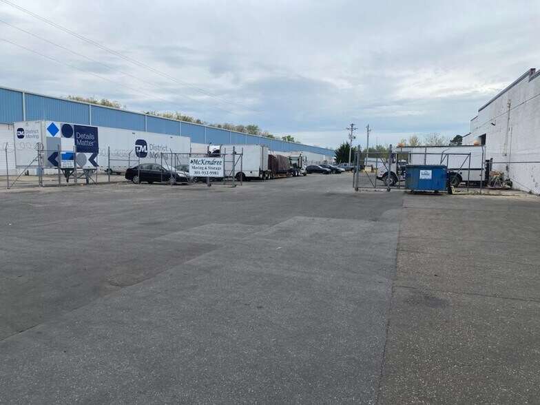 More Photos Of 12105 Acton Ln, Waldorf Warehouse For Lease