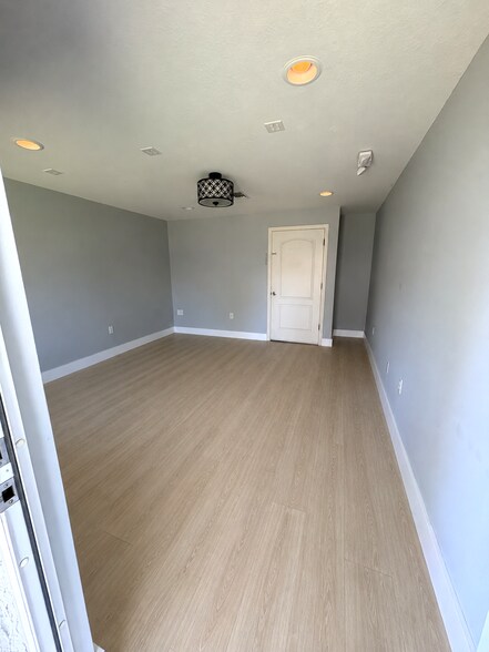 More Photos Of 1542 Guava Ave, Melbourne General Retail For Lease