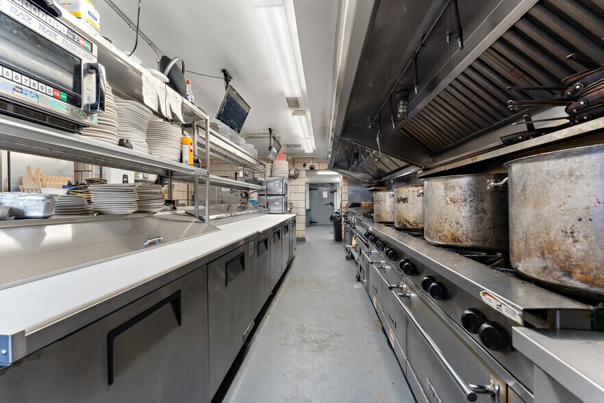 More Photos Of 4305 Portage St NW, Canton Restaurant For Sale