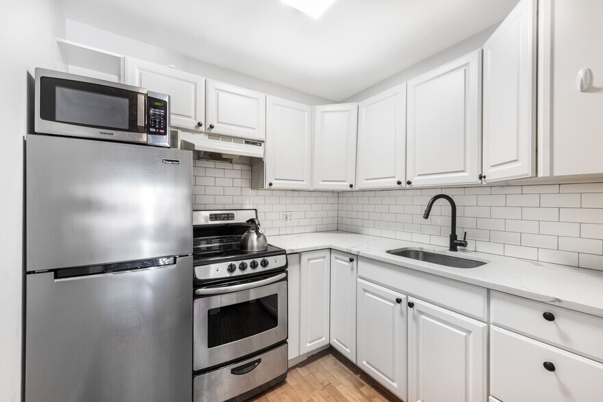 More Photos Of 2015 Walnut St, Philadelphia Apartments For Sale