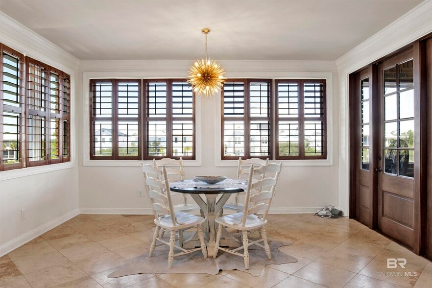 More Photos Of 16 Market St, Orange Beach Office For Sale