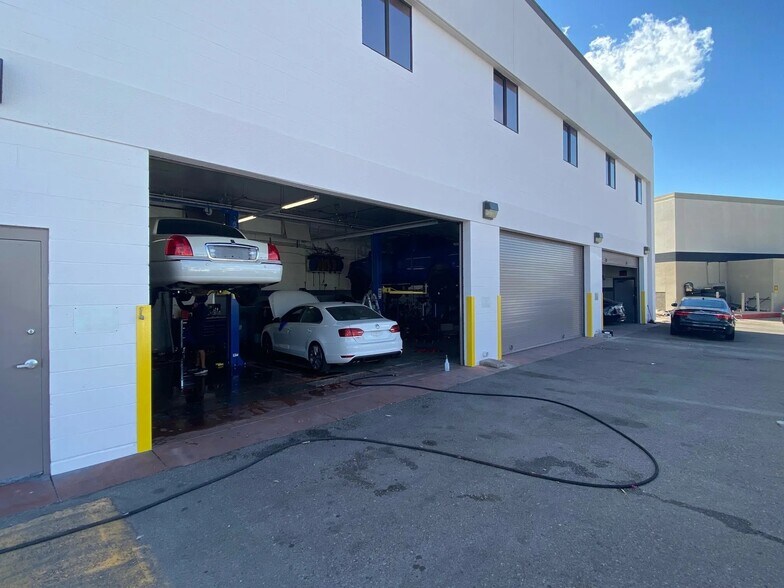 More Photos Of 8140 E Butherus Dr, Scottsdale Auto Dealership For Lease