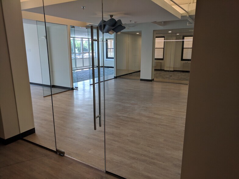 More Photos Of 6900 Wisconsin Ave, Bethesda Office For Lease
