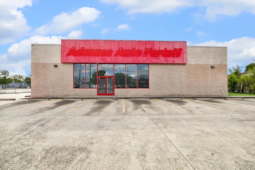 Primary Photo Of 5817 Antoine Dr, Houston Freestanding For Lease
