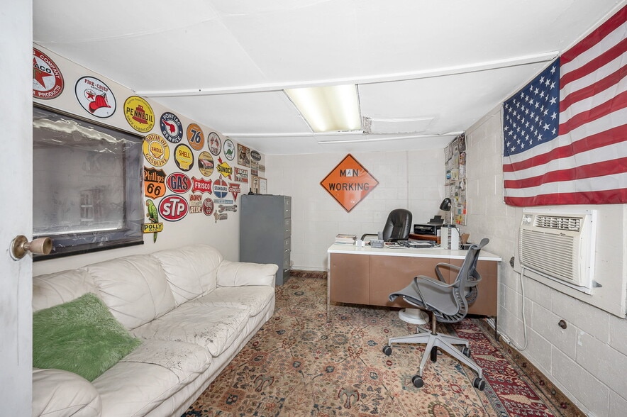 More Photos Of 12 Carlton St, Lowell Auto Repair For Sale