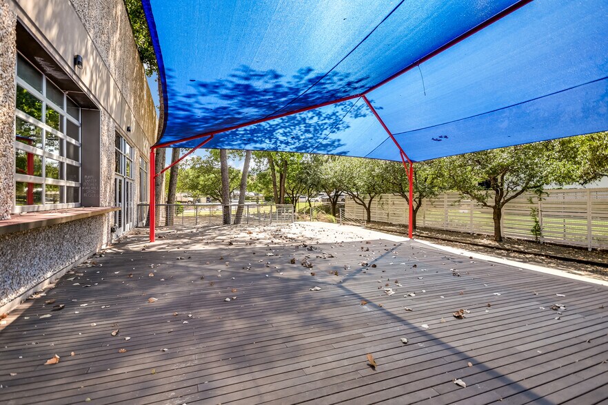 More Photos Of 10420 Metric Blvd, Austin Warehouse For Lease