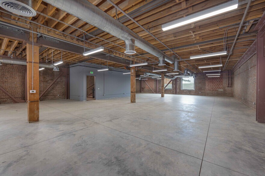 More Photos Of 440 Seaton St, Los Angeles Loft Creative Space For Sale