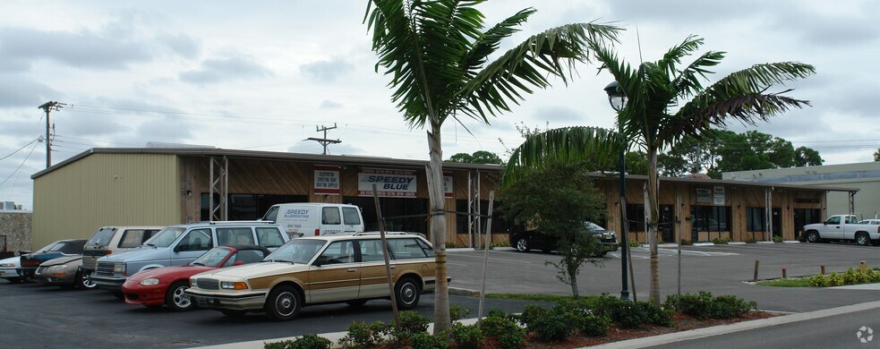 More Photos Of 524-550 10th St N, Naples Storefront Retail Office For Lease