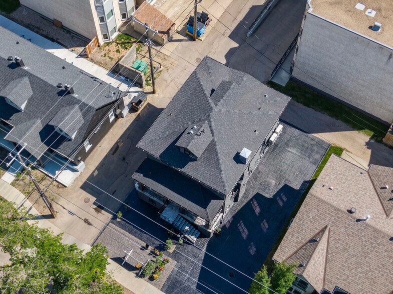 More Photos Of 11833 102 Ave NW, Edmonton Medical For Sale