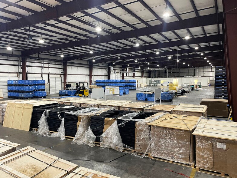 More Photos Of 152 Regional Pky, Orangeburg Distribution For Lease