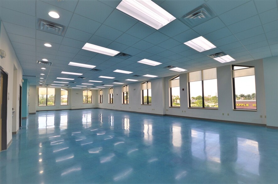 More Photos Of 33004 S Dixie Hwy, Florida City Office For Lease