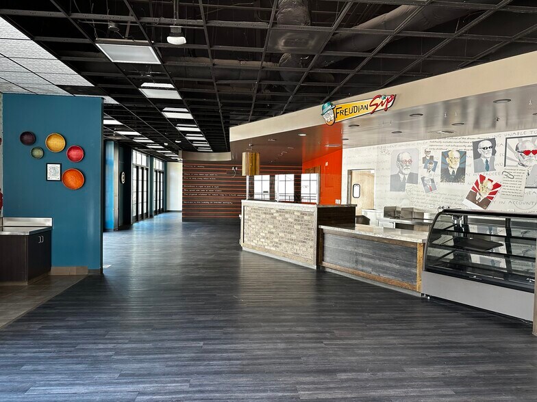 More Photos Of 45 Rincon Dr, Camarillo General Retail For Lease