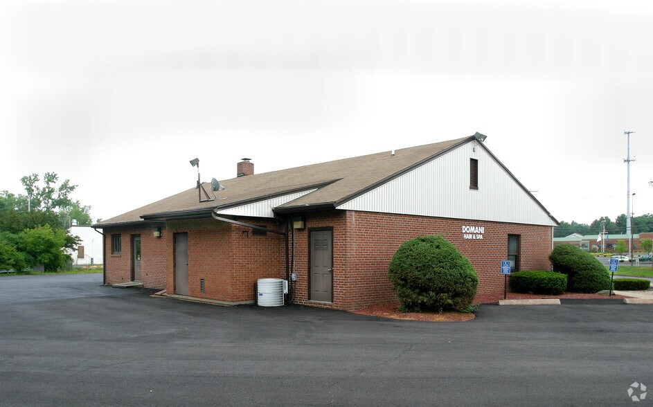 More Photos Of 12 Seneca Rd, Bloomfield Freestanding For Lease