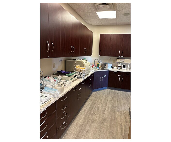 More Photos Of 2848 Cottage Grove Rd, Cottage Grove Medical For Lease