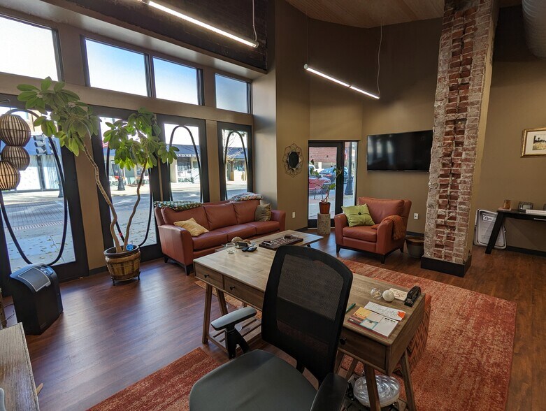 More Photos Of 222 W Main St, Belleville Medical For Sale