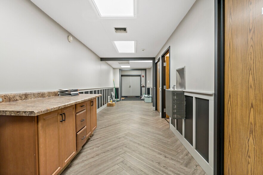 More Photos Of 7125 Saltsburg Rd, Pittsburgh Medical For Sale