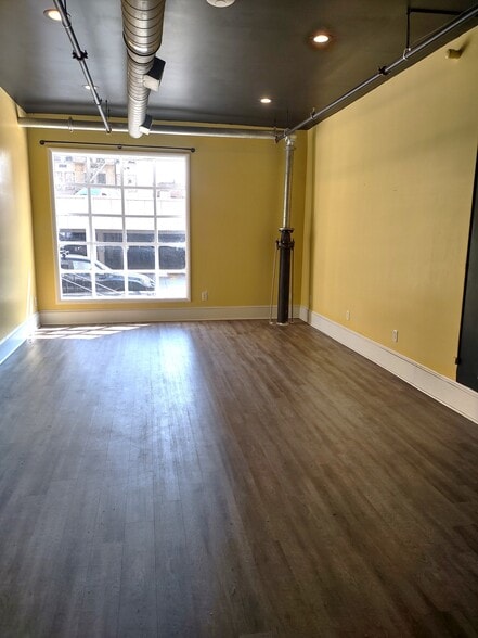 More Photos Of 801 Church St, Lynchburg Office Residential For Lease