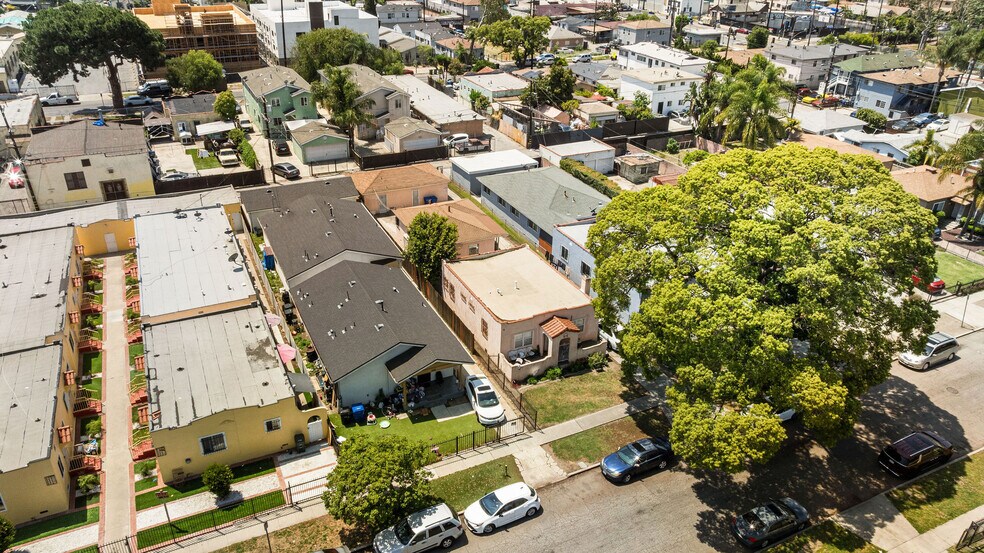 More Photos Of 632 E 78th St, Los Angeles Multifamily For Sale