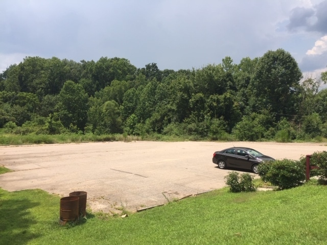 More Photos Of 363-365 N Concord Pky, Concord Warehouse For Lease
