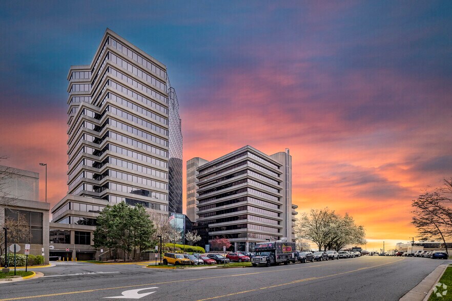 More Photos Of 1751 Pinnacle Dr, McLean Office For Lease