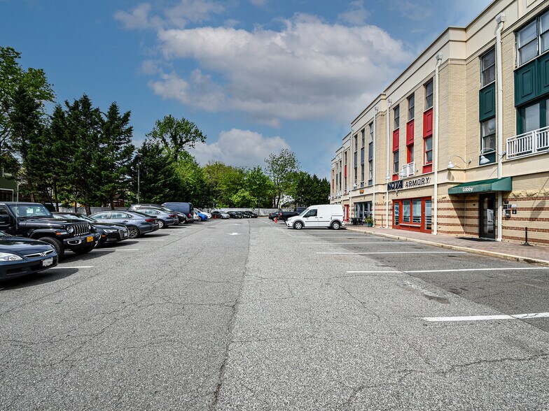 More Photos Of 2300 N Pershing Dr, Arlington Medical For Sale