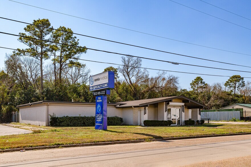 More Photos Of 7030 Bretshire Dr, Houston Medical For Sale
