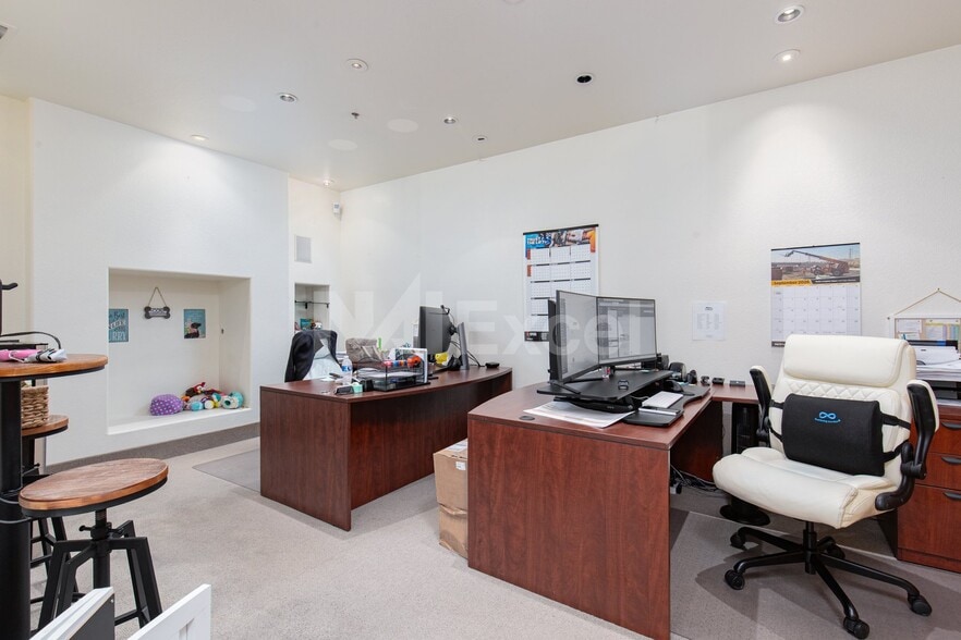 More Photos Of 220 Commerce Park Ct, North Las Vegas Manufacturing For Sale