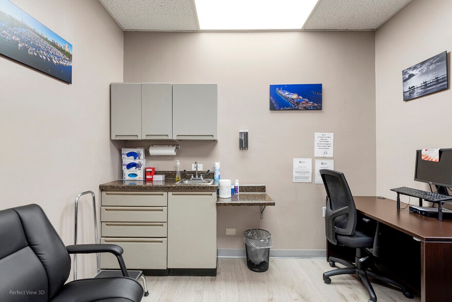 More Photos Of 720 Lake St, Oak Park Medical For Sale