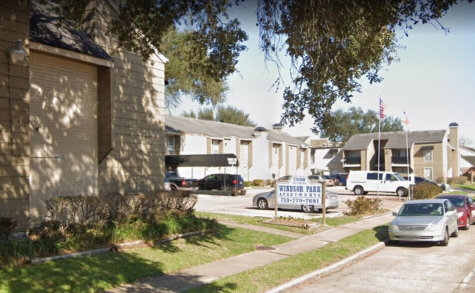 More Photos Of 7900 Creekbend Dr, Houston Apartments For Sale