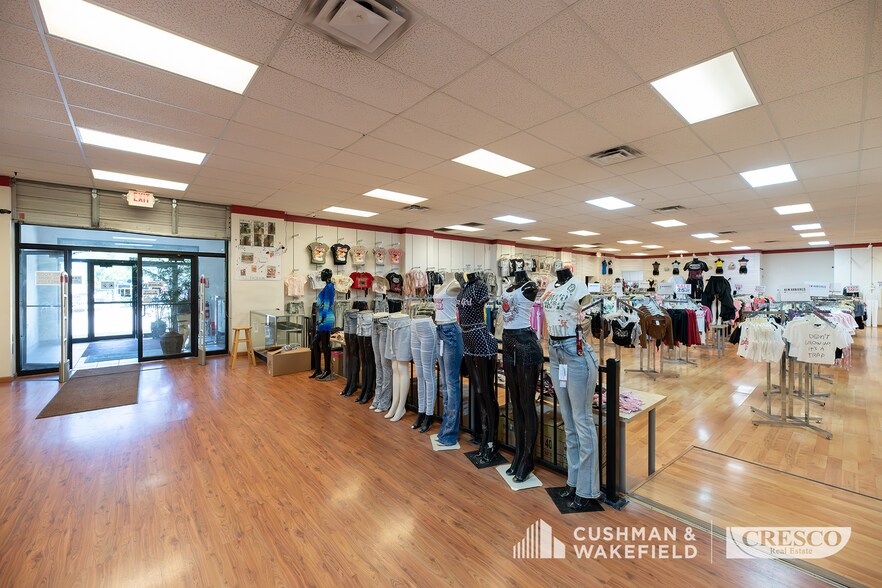 More Photos Of 6500 Broadway Ave, Cleveland General Retail For Sale
