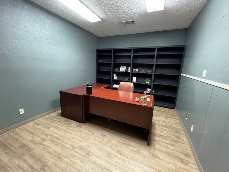 More Photos Of 1919 S Collins St, Arlington Religious Facility For Sale