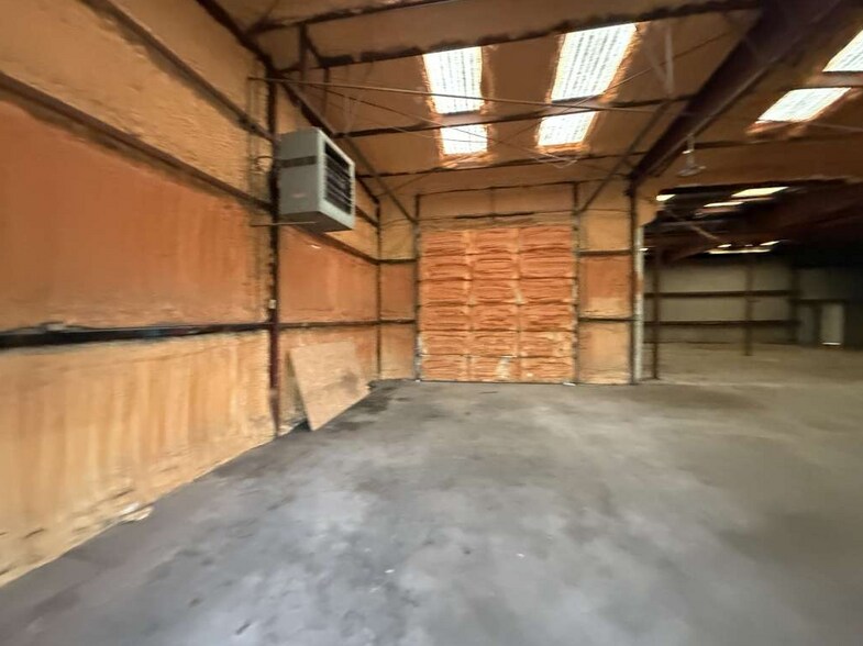 More Photos Of 100 N Richey St, Pasadena Warehouse For Sale