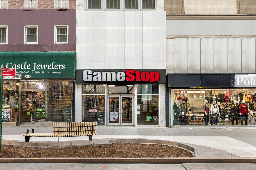 More Photos Of 465 Fulton St, Brooklyn Storefront Retail Office For Lease