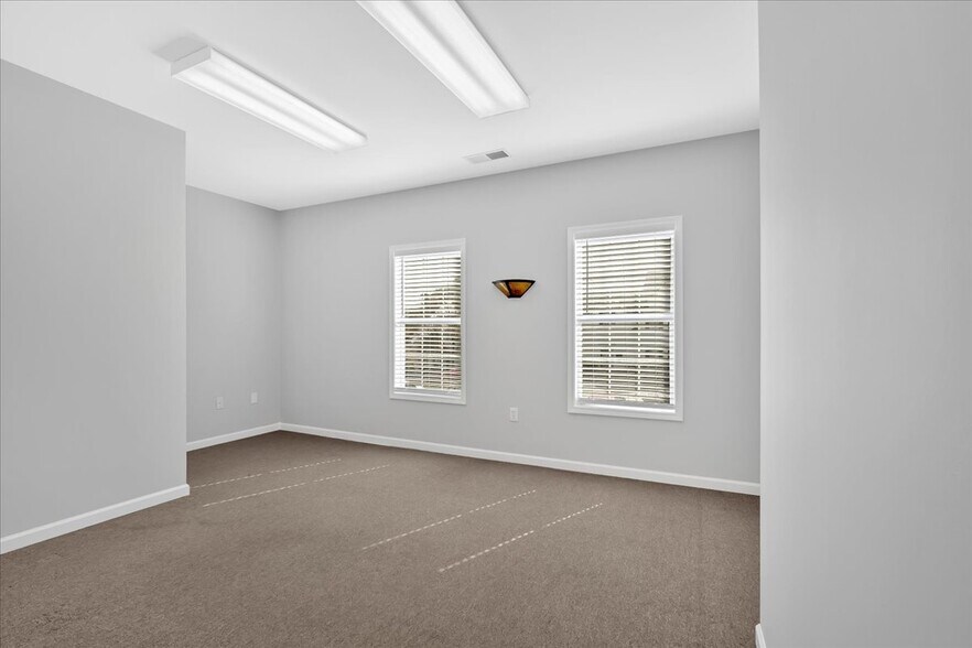 More Photos Of 707 Whitlock Ave SW, Marietta Medical For Sale