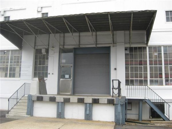 More Photos Of 340 E Broad St, Burlington Warehouse For Lease