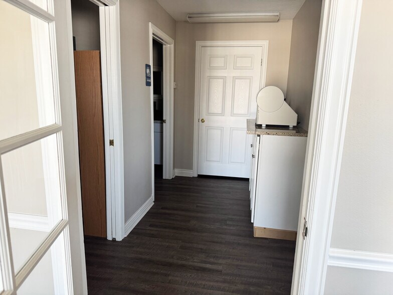 More Photos Of 845 N State St, Orem Office For Lease